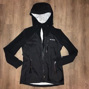 Like NEW Columbia rain coat with Omni heat - MD